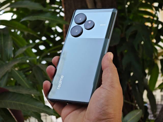 Realme GT 6 Features